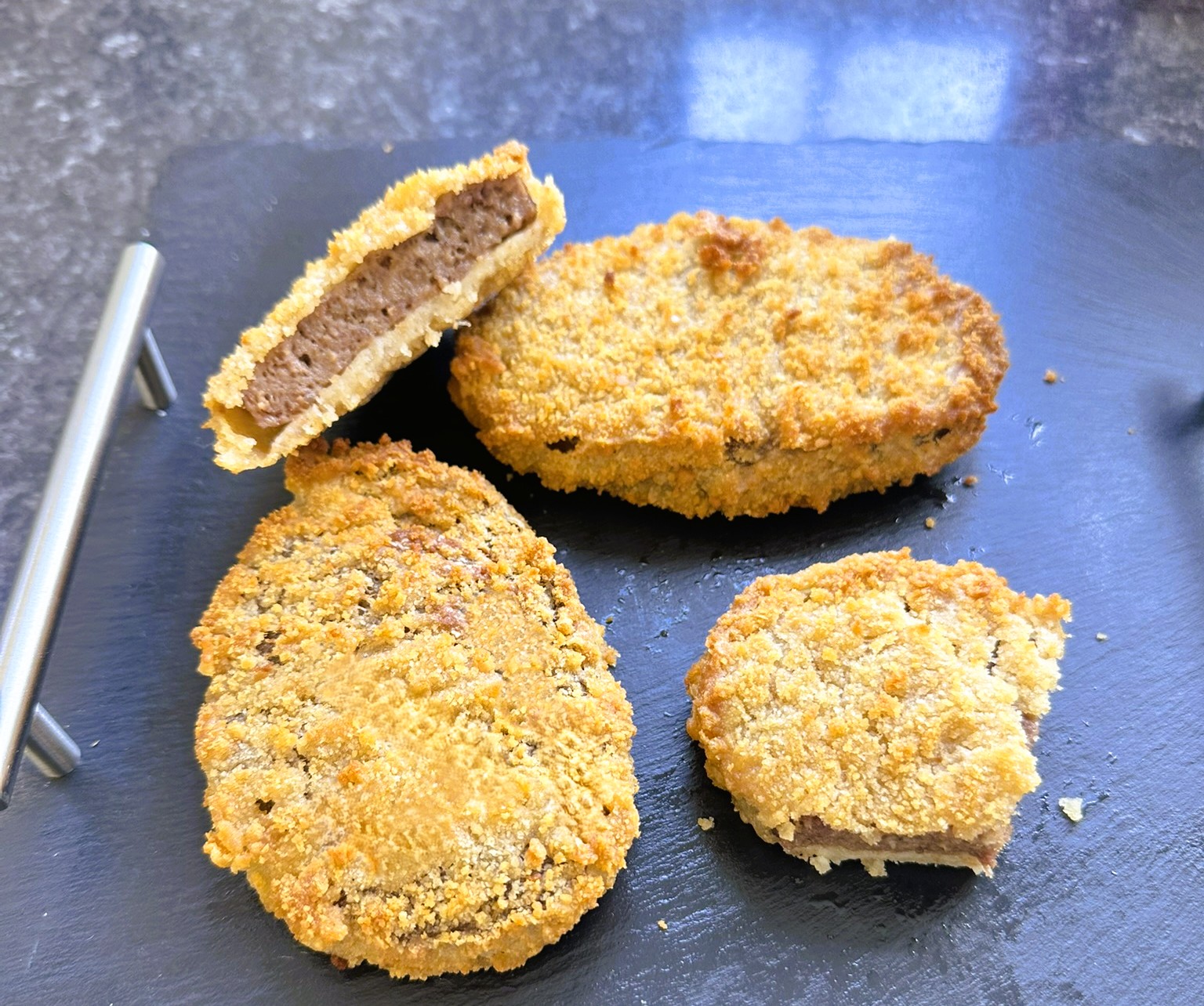 Frozen breaded beef cutlets – crispy UK-made escalopes from Meatex